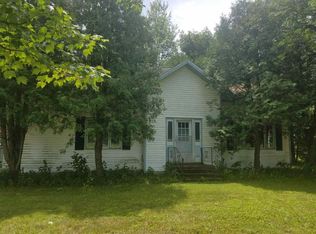 541 Grand Ave E, Rosholt, WI 54473