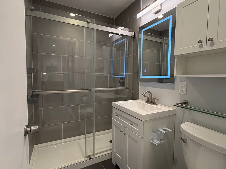 1817 California St #208 — Photo 11