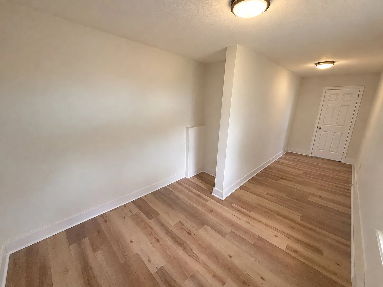 Bright Newly Renovated One-Bedroom Apartment — Photo 4