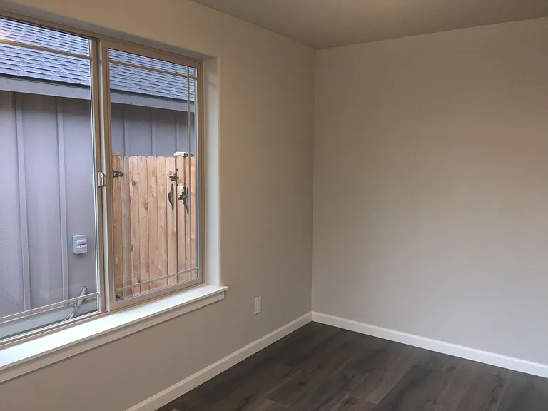 2935 NW Cedar Ave — Photo 4