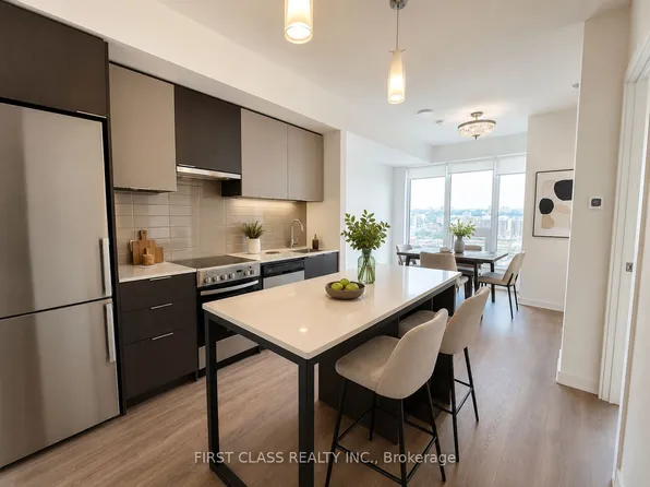 203 College St, Toronto, ON
