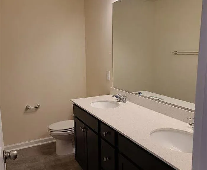 401 Purdue Dr — Photo 2