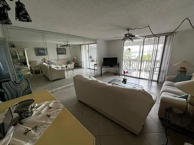 1001 NE 14th Ave #701 — Photo 7