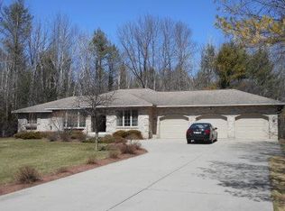 320 Eklund St, Peshtigo, WI 54157