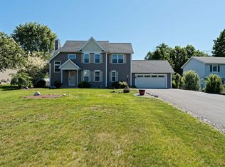 305 Dawn Dr, Schenectady, NY 12306