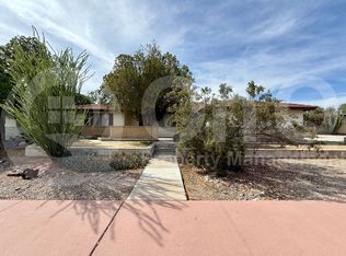 570 E Villa Nueva Dr, Litchfield Park, AZ 85340
