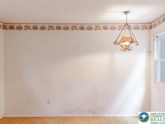 17th image of 5211 Fir Ln