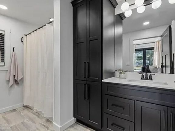 5th image of 1046 State St