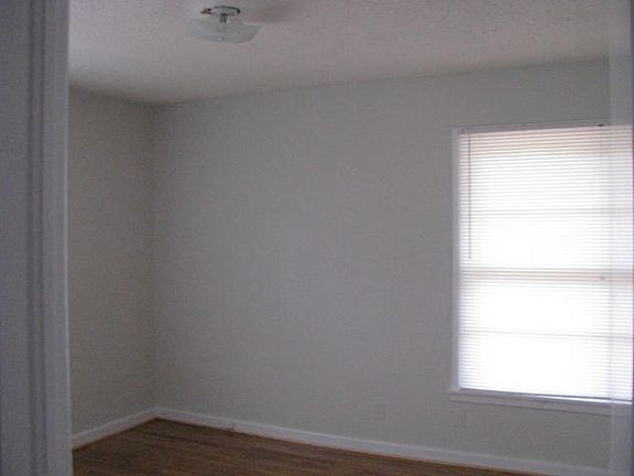 5th image of 1011 Guinn Dr