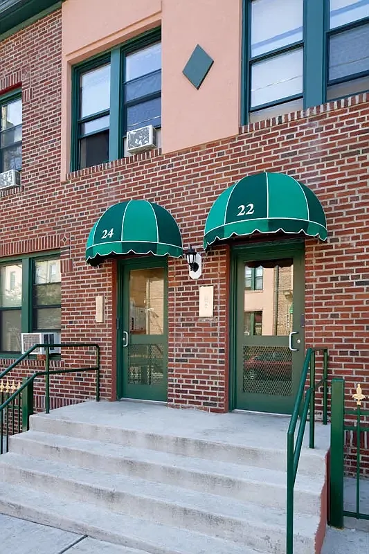 Bedell Towers — Photo 1