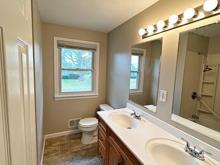 Primary full bath