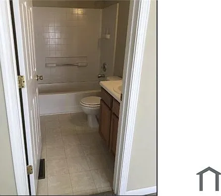 5786 Strathmoor Manor Cir — Photo 21