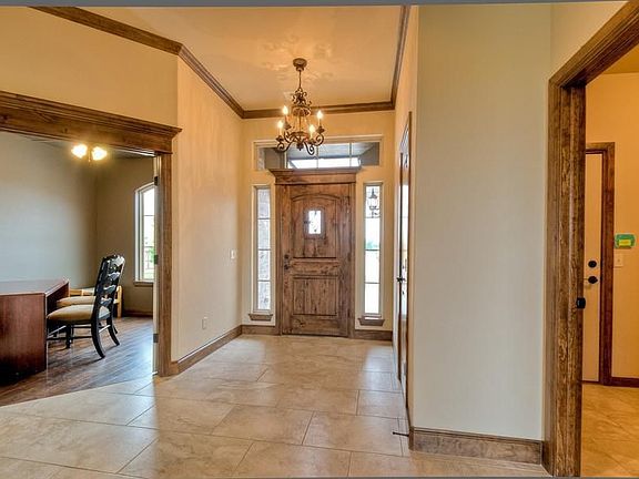 4th image of 1304 Brice Dr