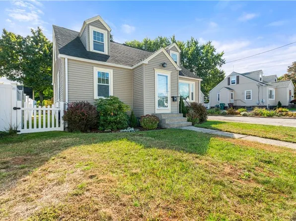 104 Beech St, Woonsocket, RI 02895