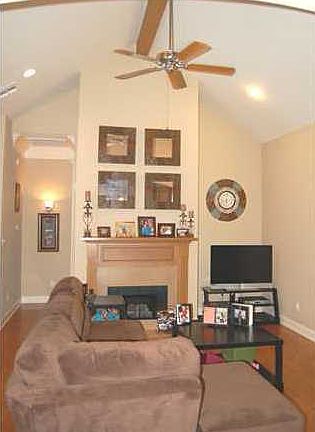5th image of 103 Destin Ln