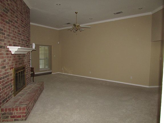 Big Living Room Empty