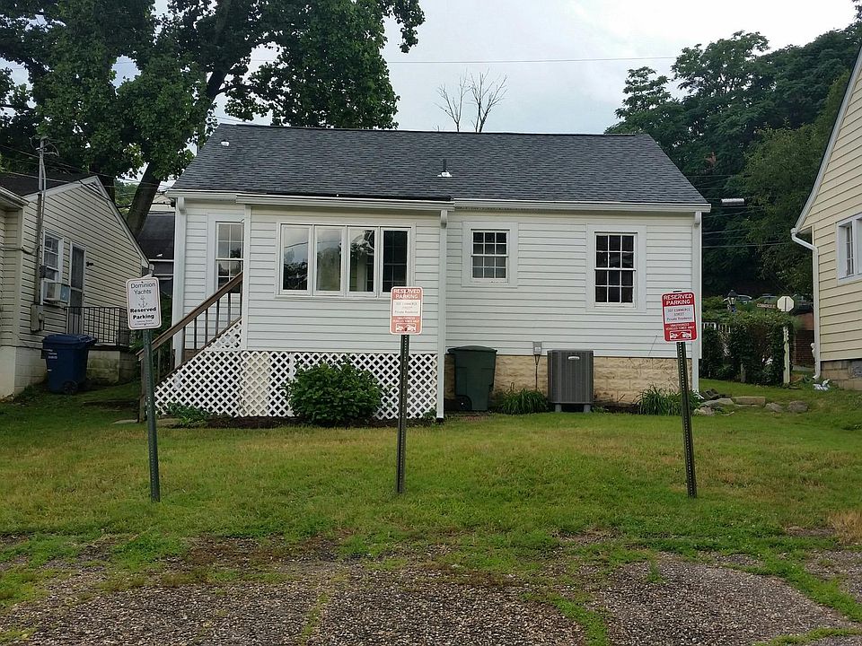 2nd image of 307 Commerce St