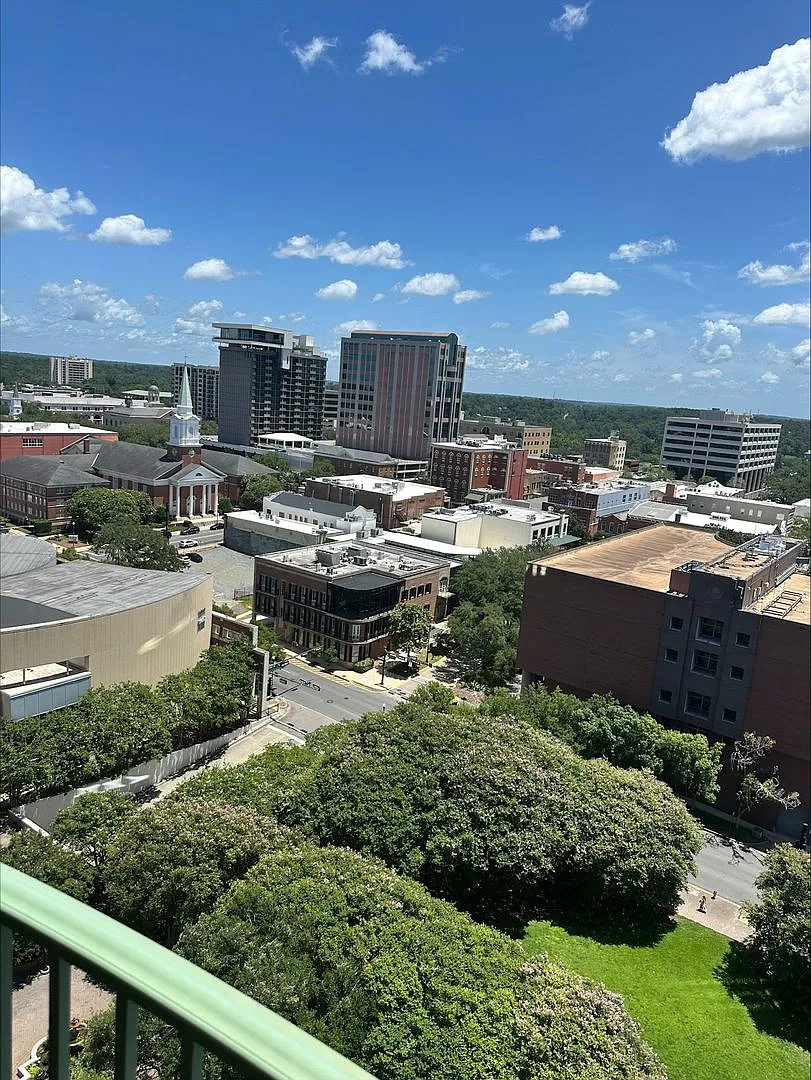 2 Bed / 2 Bath Luxury High Rise Condo Downtown With Views For Days! — Photo 4