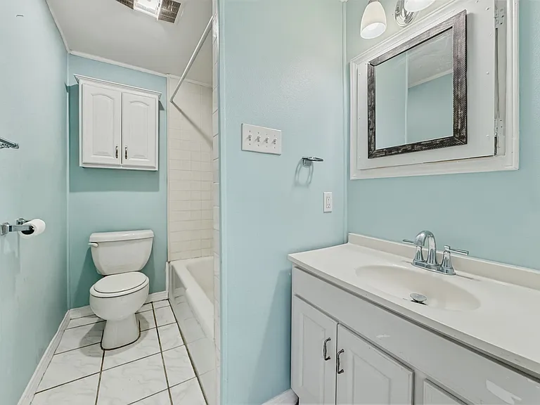 1656 Pleasure St — Photo 7