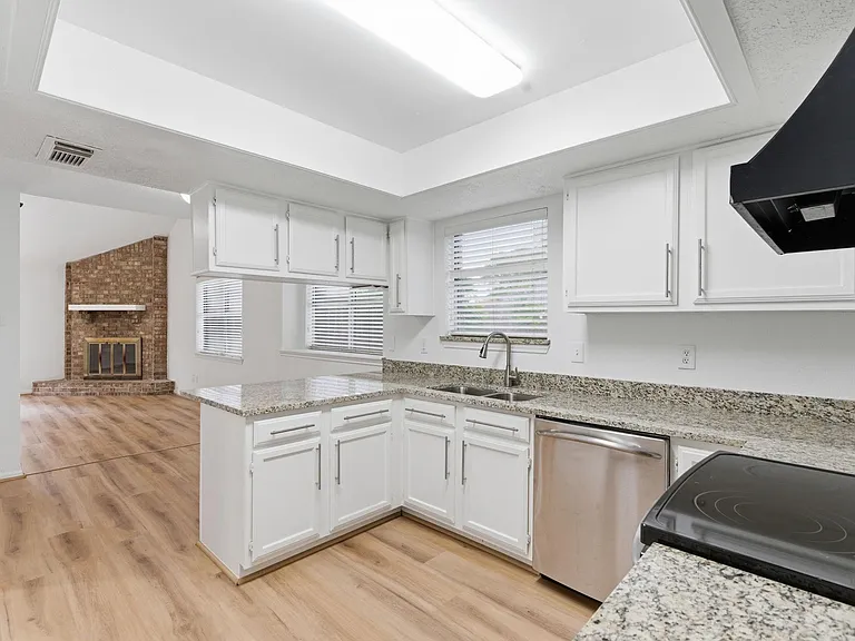 11631 Inga Ln — Photo 4