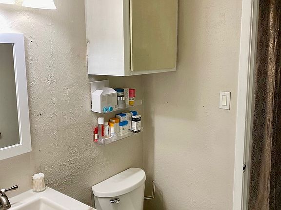 3rd image of 815 Yegua St #2