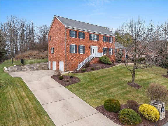 2nd image of 1012 Franklin Ct