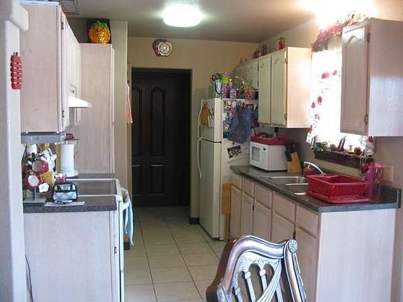 3rd image of 1507 Eisenhower Dr