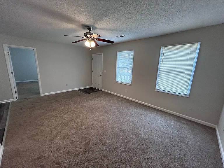 2413 Robbins St — Photo 6