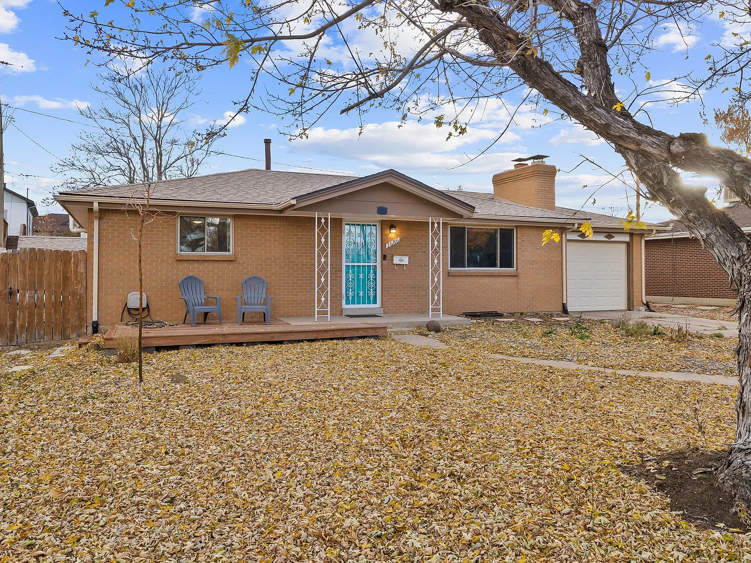1686 S Balsam Ct — Photo 2
