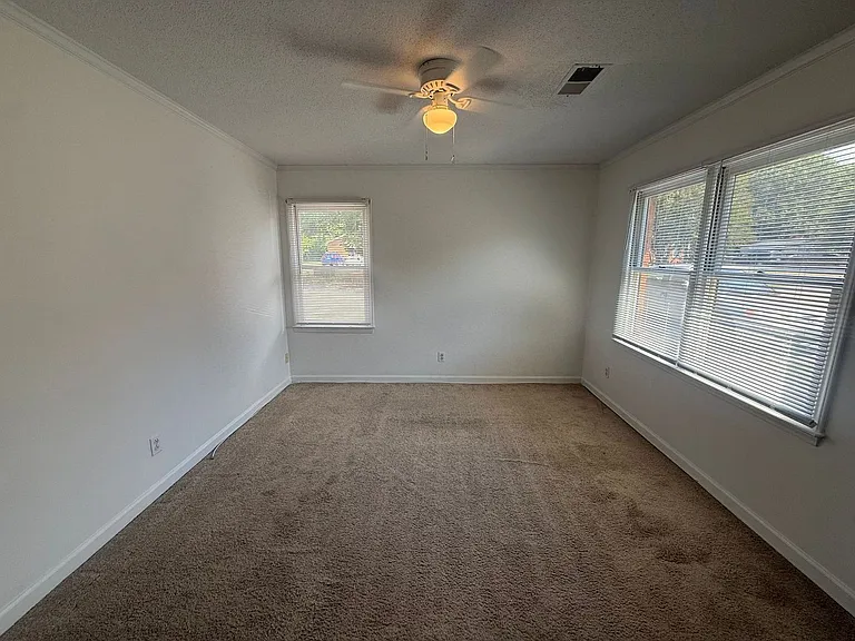 1110 Chandler Dr #101 — Photo 11