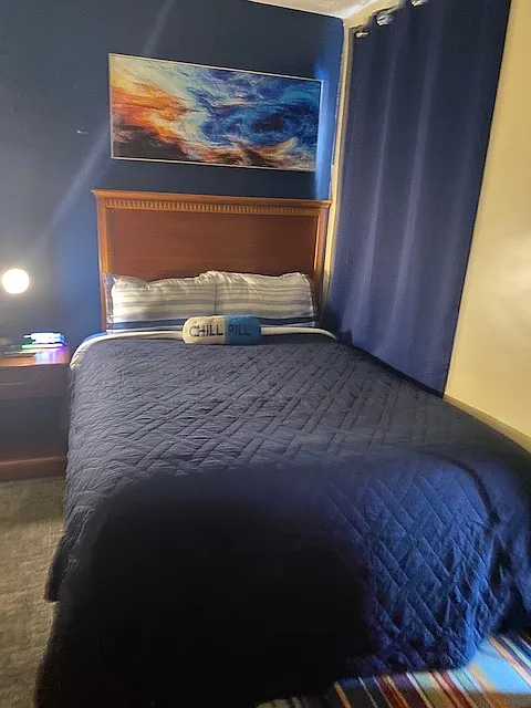 Studio, 300 sqft, $955 — Photo 2