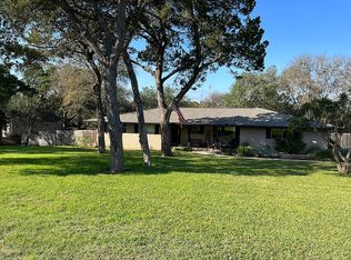 1020 Canyon Dr, New Braunfels, TX 78130