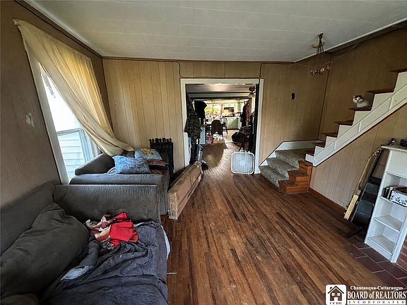 3rd image of 624 Maple Shade Ln