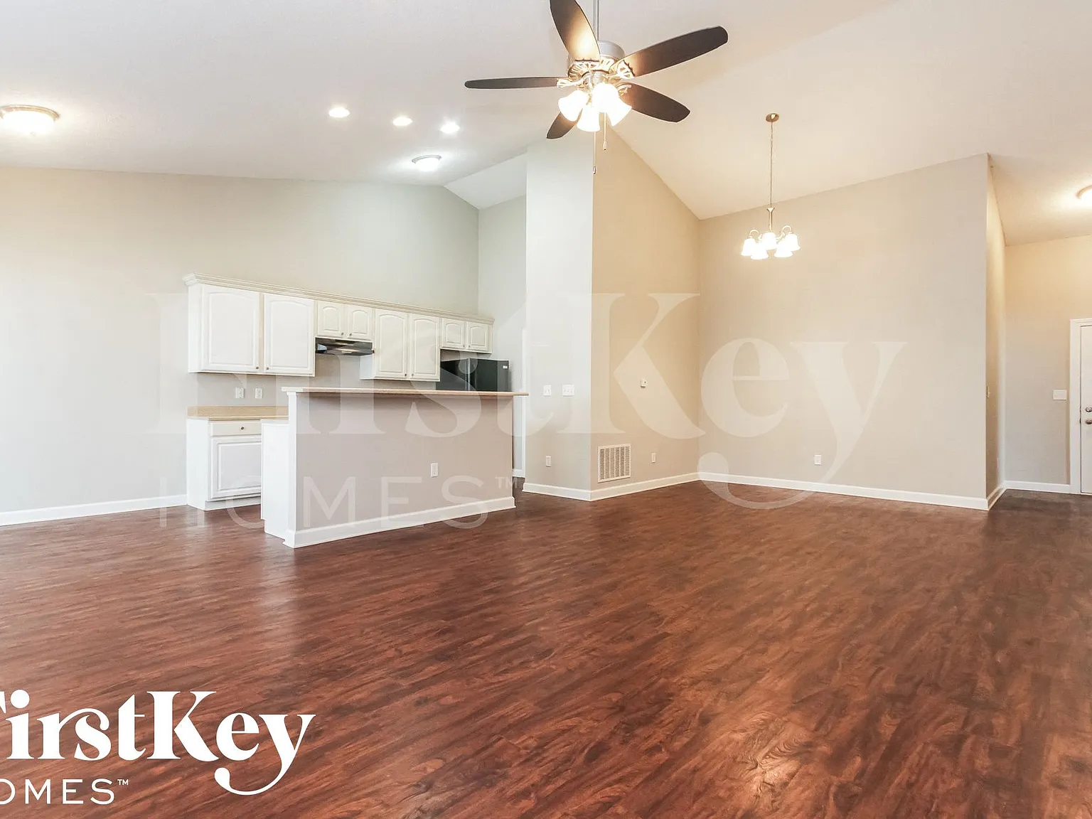 3 bed, 2.0 bath, 1616 sqft, $2,365 — Photo 4