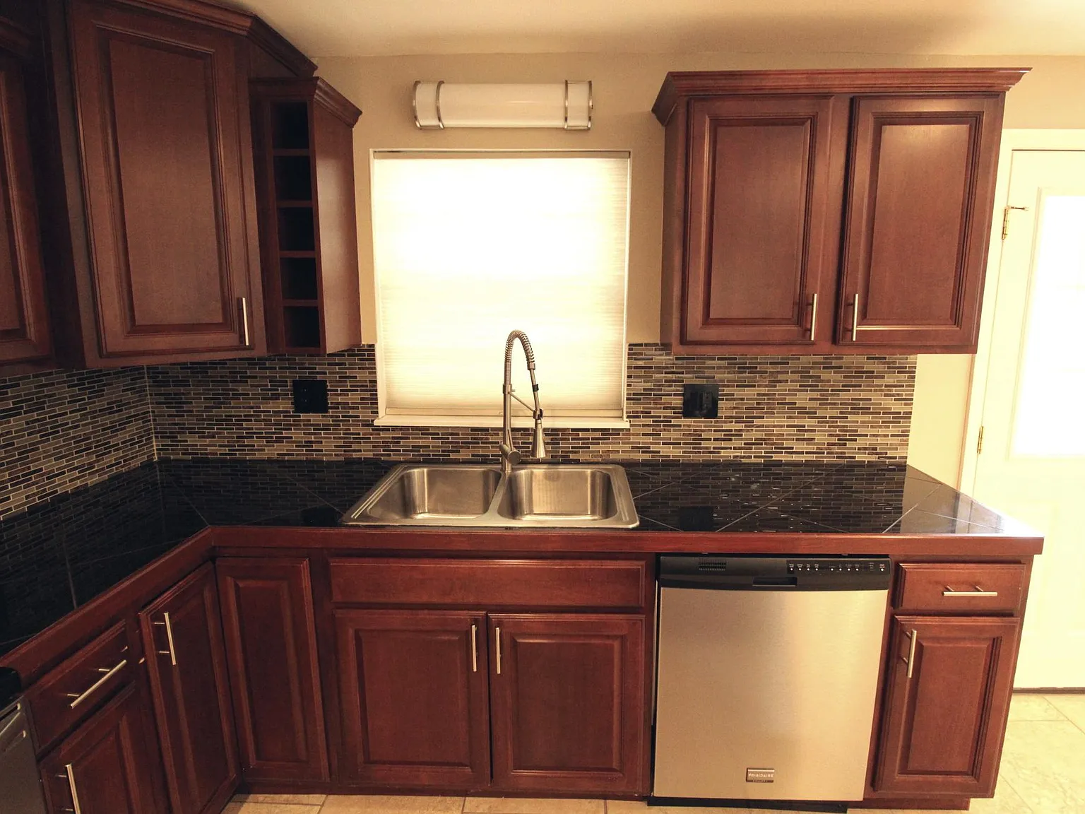 3 bed, 1632 sqft, $2,295 — Photo 2