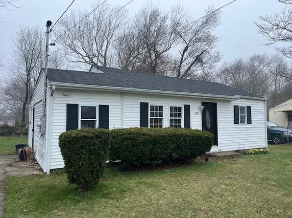 624 Bayview Avenue, Bellport, NY 11713