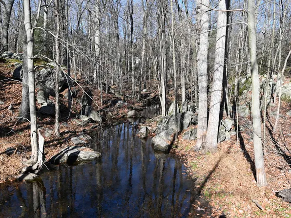 45 Treadwell Lane, Weston, CT 06883