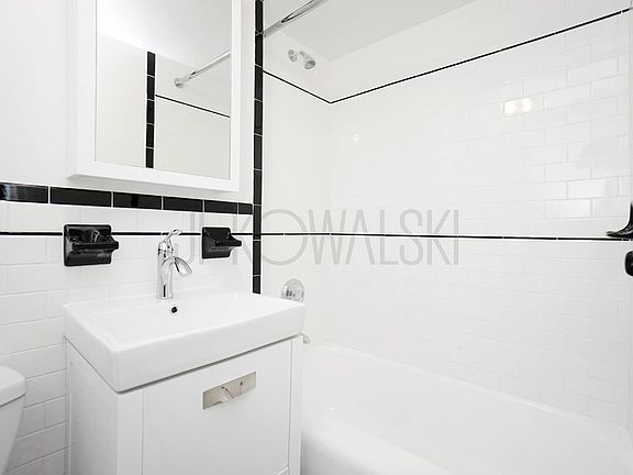 5th image of 182 W Houston St #8G