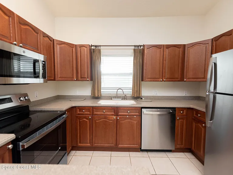 180 Portside Ave #201 — Photo 9