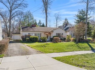 455 Vineland Rd, Bay Village, OH 44140