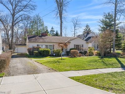 455 Vineland Rd, Bay Village, OH, 44140