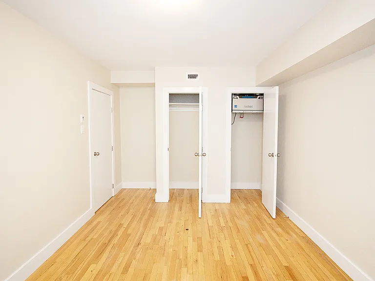 321 Enfield Cres #3 — Photo 17
