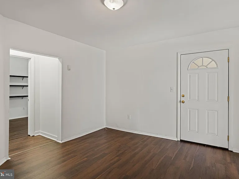 4617 Locust St #1 — Photo 2