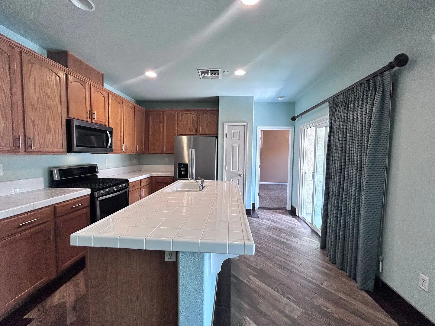 Welcome to our beautiful 2 bedroom 2 bathroom Condo in Folsom, CA! — Photo 4