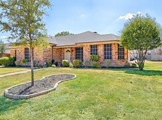 624 Mockingbird Ln, Desoto, TX 75115