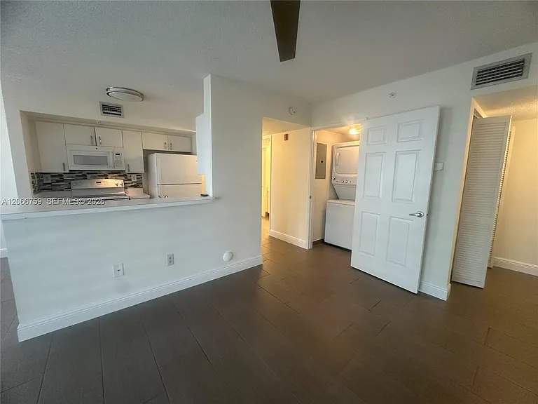 2640 S University Dr #118 — Photo 6