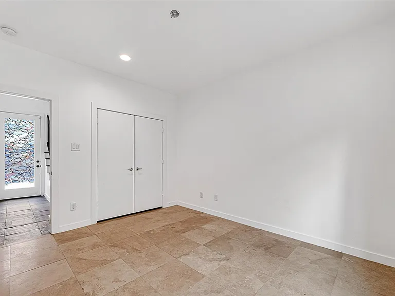 1409 Laird St #B — Photo 15