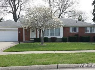 20430 Alexander St, Saint Clair Shores, MI 48081