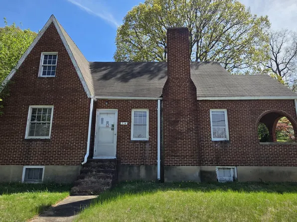 1037 Hardy Rd, Vinton, VA 24179