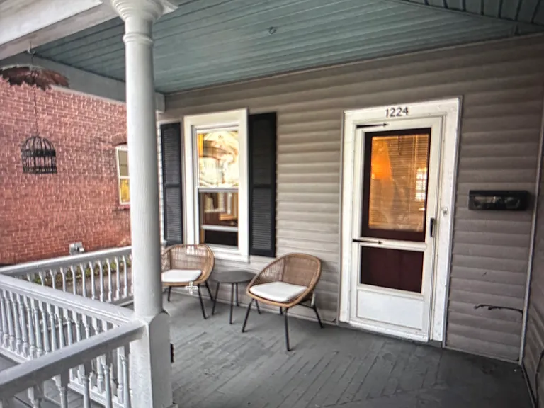 1224 East St #1B — Photo 2